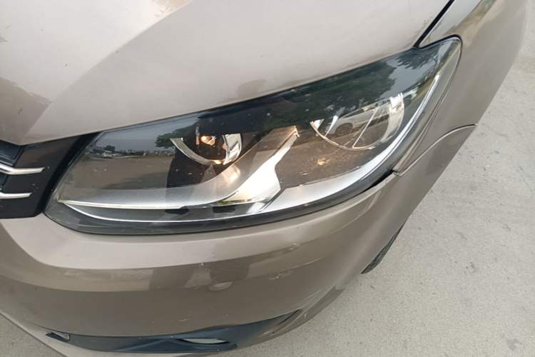 Used Volkswagen Touran 2015 1.4T DSG Comfort Edition 5 Seats Left Front Headlight