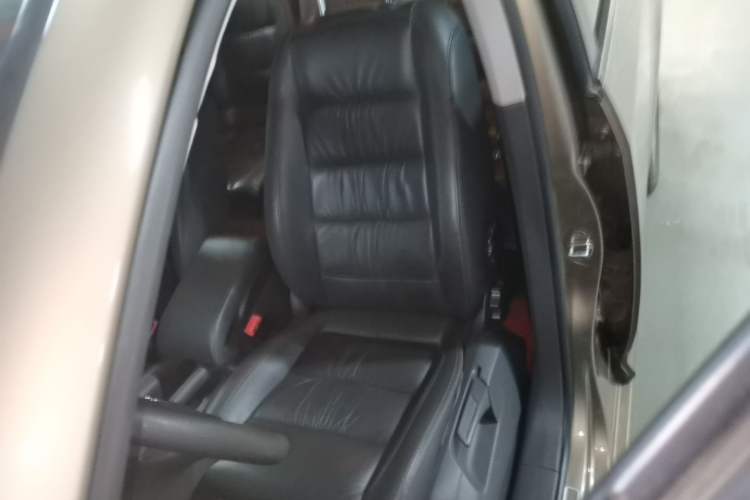 Used Volkswagen Touran 2015 1.4T DSG Comfort Edition 5 Seats Left Front Seat