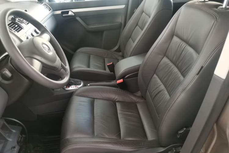 Used Volkswagen Touran 2015 1.4T DSG Comfort Edition 5 Seats Left Front Seat