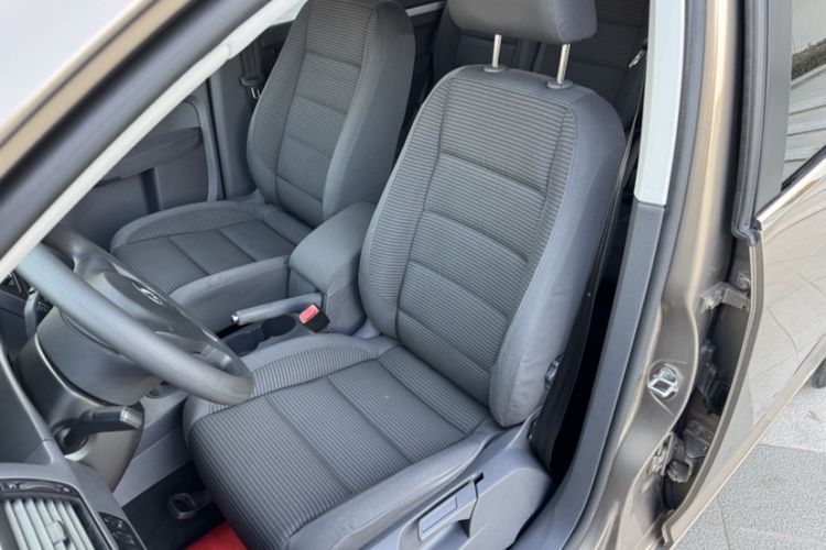 Used Volkswagen Touran 2015 1.4T Manual Fashion Edition 5-Seater Left Front Seat