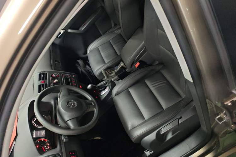 Used Volkswagen Touran 2015 1.4T DSG Comfort Edition 5 Seats Left Front Seat