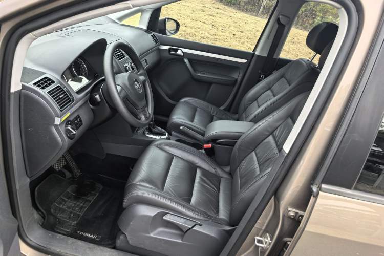 Used Volkswagen Touran 2015 1.4T DSG Comfort Edition 5 Seats Left Front Seat
