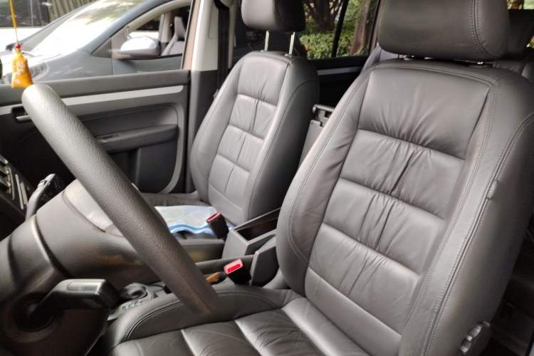 Used Volkswagen Touran 2015 1.4T DSG Comfort Edition 5 Seats Left Front Seat