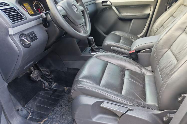 Used Volkswagen Touran 2015 1.4T DSG Comfort Edition 5 Seats Left Front Seat
