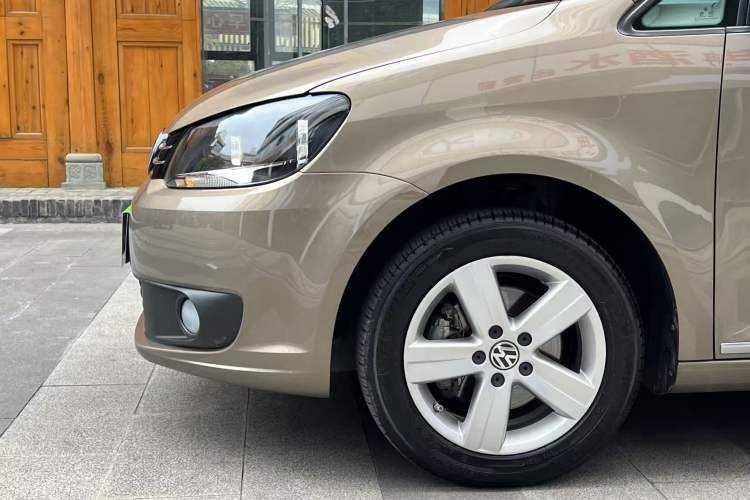 Used Volkswagen Touran 2015 1.4T Manual Comfort Edition 5-Seater Left Front Wheel Hub