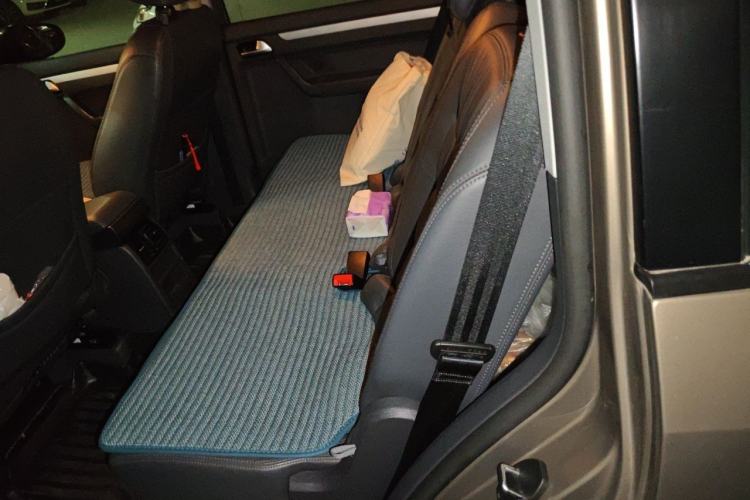 Used Volkswagen Touran 2015 1.4T DSG Comfort Edition 5 Seats Left Rear Seat
