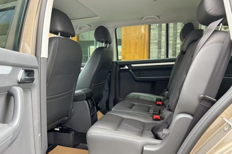 Used Volkswagen Touran 2015 1.4T Manual Comfort Edition 5-Seater Left Rear Seat