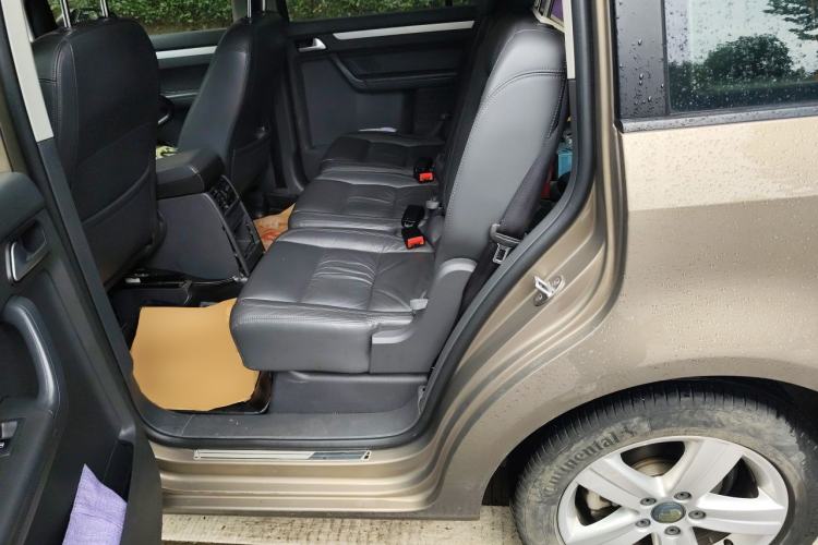 Used Volkswagen Touran 2015 1.4T DSG Comfort Edition 5 Seats Left Rear Seat