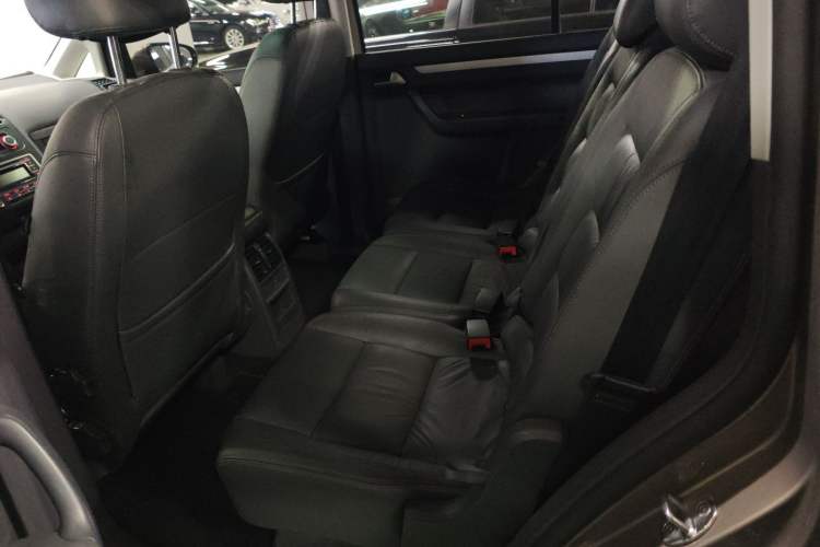 Used Volkswagen Touran 2015 1.4T DSG Comfort Edition 5 Seats Left Rear Seat