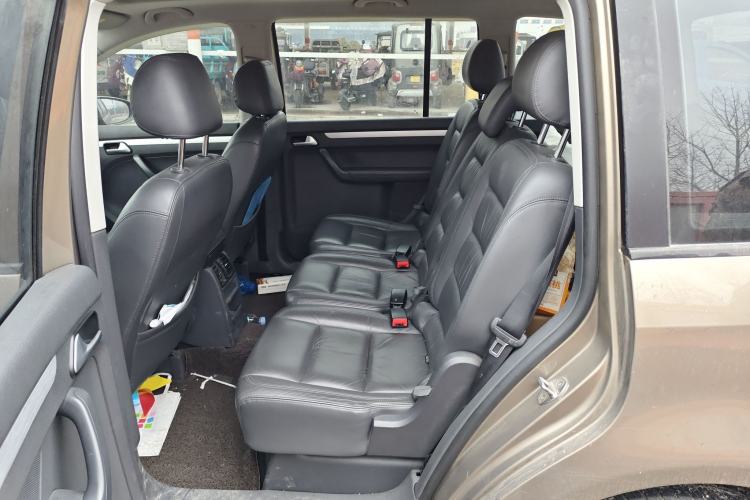 Used Volkswagen Touran 2015 1.4T DSG Comfort Edition 5 Seats Left Rear Seat