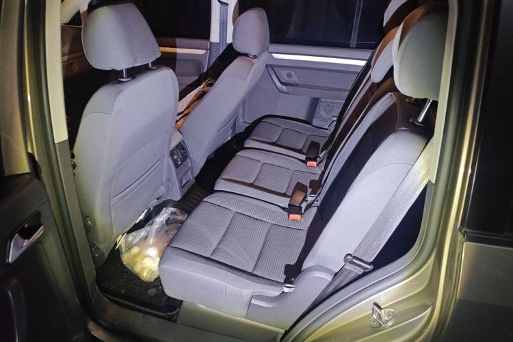 Used Volkswagen Touran 2015 1.4T Manual Fashion Edition 5-Seater Left Rear Seat