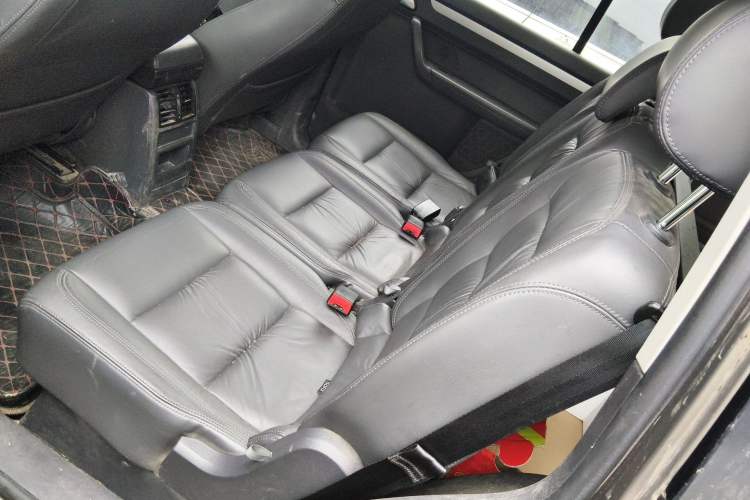 Used Volkswagen Touran 2015 1.4T DSG Comfort Edition 5 Seats Left Rear Seat