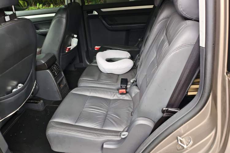 Used Volkswagen Touran 2015 1.4T DSG Comfort Edition 5 Seats Left Rear Seat