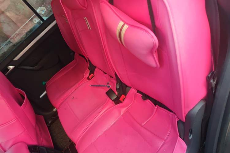 Used Volkswagen Touran 2015 1.4T Manual Fashion Edition 5-Seater Left Rear Seat