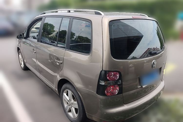 Used Volkswagen Touran 2015 1.4T DSG Comfort Edition 5 Seats Rear Left 45 Deg