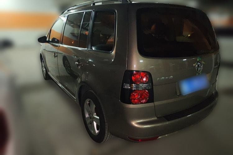 Used Volkswagen Touran 2015 1.4T DSG Comfort Edition 5 Seats Rear Left 45 Deg