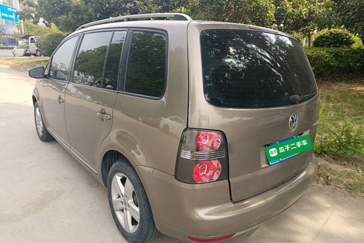 Used Volkswagen Touran 2015 1.4T DSG Comfort Edition 5 Seats Rear Left 45 Deg