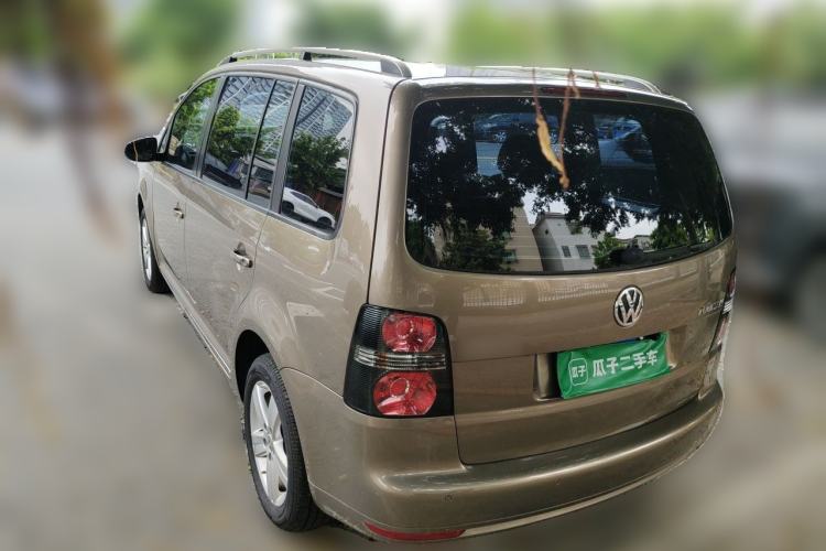 Used Volkswagen Touran 2015 1.4T DSG Comfort Edition 5 Seats Rear Left 45 Deg