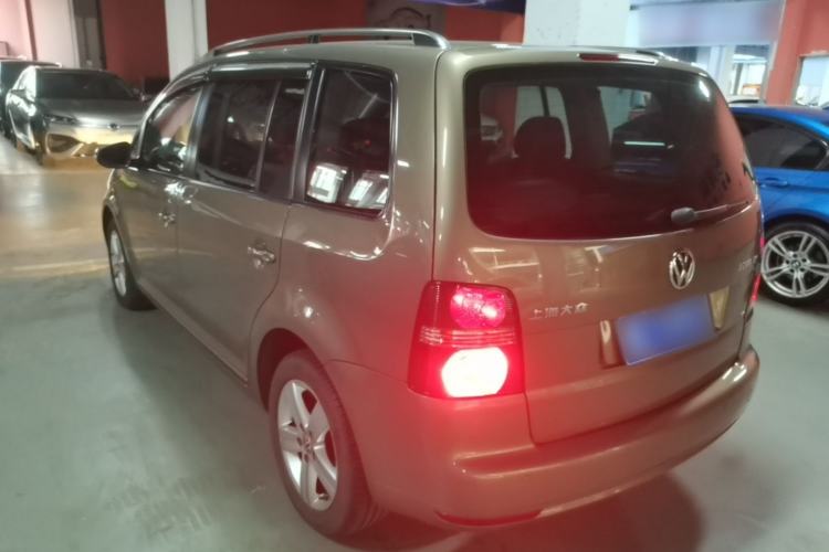 Used Volkswagen Touran 2015 1.4T DSG Comfort Edition 5 Seats Rear Left 45 Deg