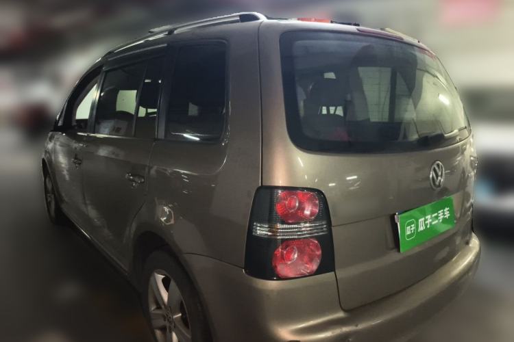 Used Volkswagen Touran 2015 1.4T DSG Comfort Edition 5 Seats Rear Left 45 Deg