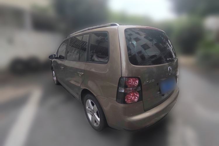Used Volkswagen Touran 2015 1.4T DSG Comfort Edition 5 Seats Rear Left 45 Deg