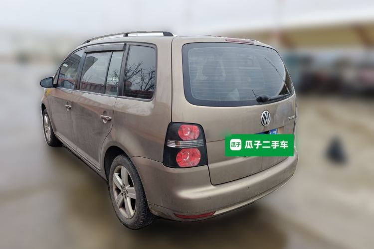 Used Volkswagen Touran 2015 1.4T DSG Comfort Edition 5 Seats Rear Left 45 Deg