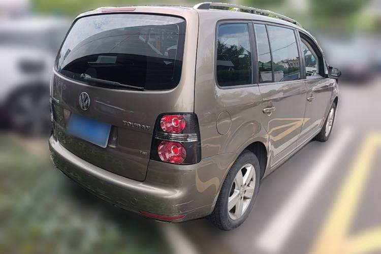Used Volkswagen Touran 2015 1.4T DSG Comfort Edition 5 Seats Rear Right 45 Deg