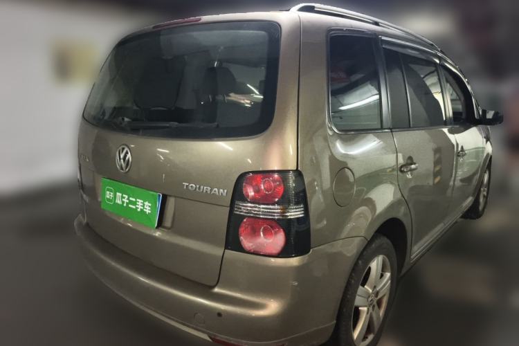 Used Volkswagen Touran 2015 1.4T DSG Comfort Edition 5 Seats Rear Right 45 Deg
