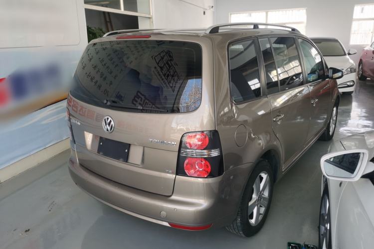 Used Volkswagen Touran 2015 1.4T DSG Comfort Edition 5 Seats Rear Right 45 Deg