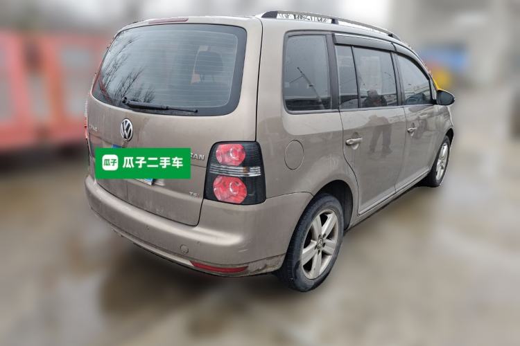 Used Volkswagen Touran 2015 1.4T DSG Comfort Edition 5 Seats Rear Right 45 Deg