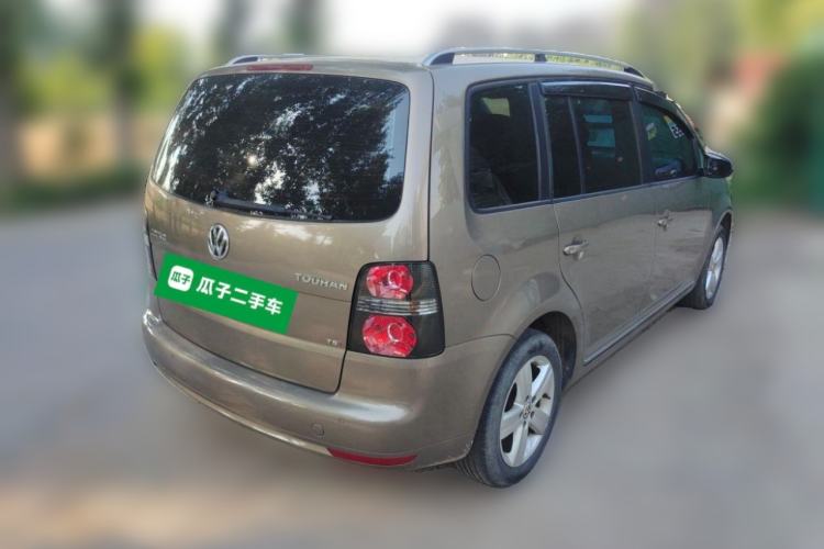 Used Volkswagen Touran 2015 1.4T DSG Comfort Edition 5 Seats Rear Right 45 Deg