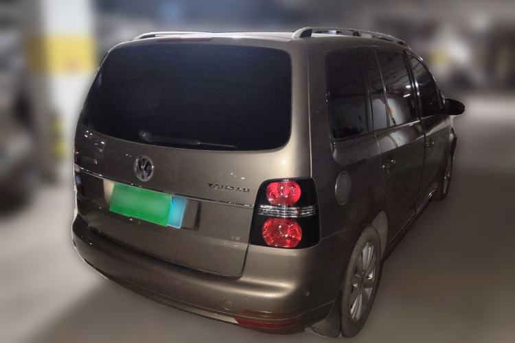 Used Volkswagen Touran 2015 1.4T DSG Luxury Edition 5-Seater Rear Right 45 Deg
