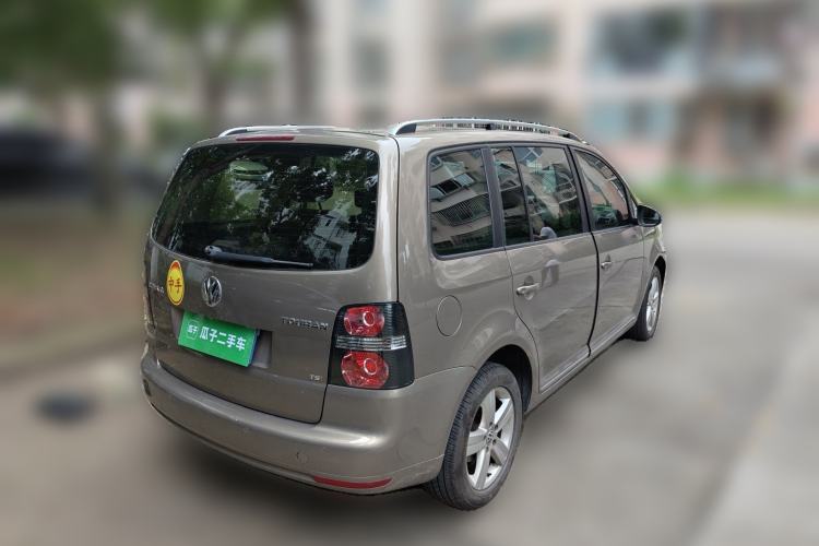 Used Volkswagen Touran 2015 1.4T DSG Comfort Edition 5 Seats Rear Right 45 Deg
