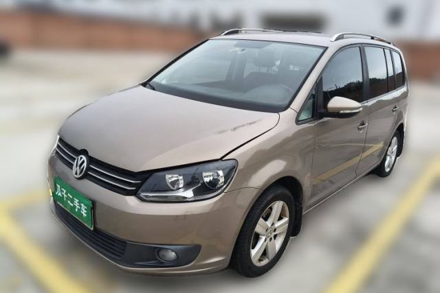 Ojetý Volkswagen Touran 2015 1.4T Manual Fashion Edition 5-Seater