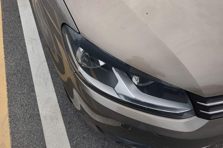 Used Volkswagen Touran 2015 1.4T DSG Comfort Edition 5 Seats Right Front Headlight