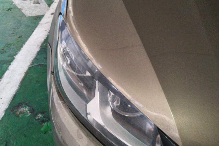 Used Volkswagen Touran 2015 1.4T DSG Comfort Edition 5 Seats Right Front Headlight