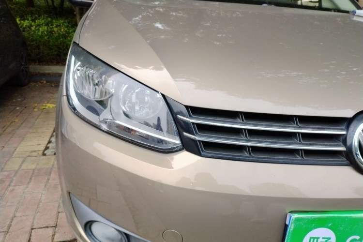 Used Volkswagen Touran 2015 1.4T DSG Comfort Edition 5 Seats Right Front Headlight