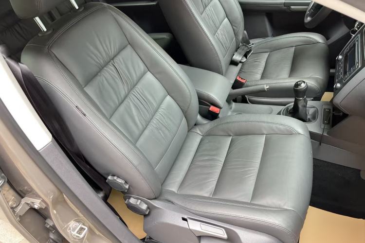 Used Volkswagen Touran 2015 1.4T Manual Comfort Edition 5-Seater Right Front Seat
