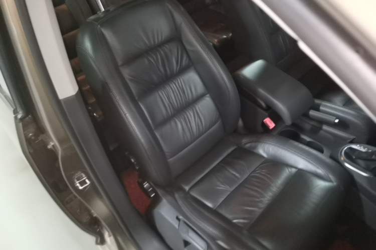 Used Volkswagen Touran 2015 1.4T DSG Comfort Edition 5 Seats Right Front Seat