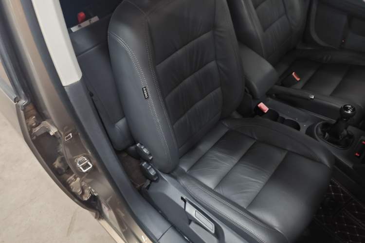 Used Volkswagen Touran 2015 1.4T Manual Comfort Edition 5-Seater Right Front Seat