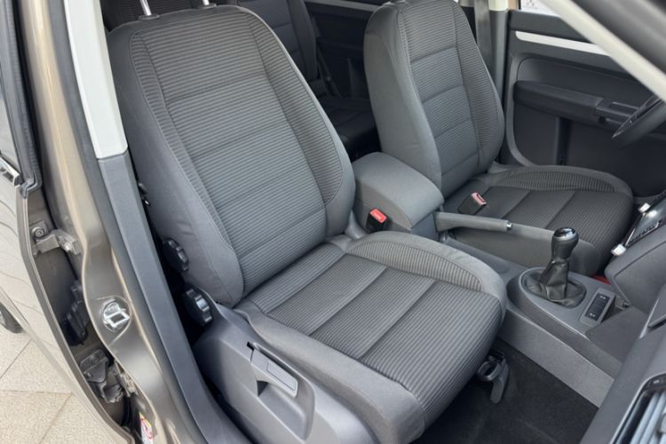 Used Volkswagen Touran 2015 1.4T Manual Fashion Edition 5-Seater Right Front Seat