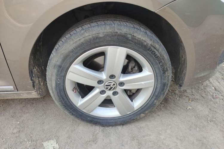 Used Volkswagen Touran 2015 1.4T DSG Comfort Edition 5 Seats Right Front Wheel Hub