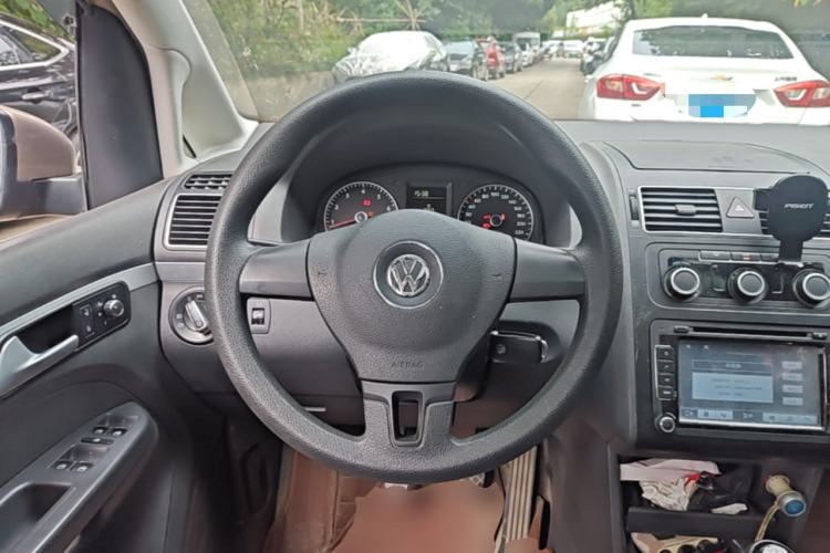 Used Volkswagen Touran 2015 1.4T Manual Comfort Edition 5-Seater Steering Wheel