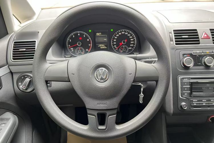 Used Volkswagen Touran 2015 1.4T Manual Comfort Edition 5-Seater Steering Wheel