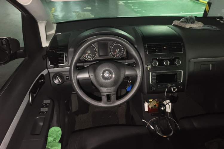 Used Volkswagen Touran 2015 1.4T DSG Comfort Edition 5 Seats Steering Wheel