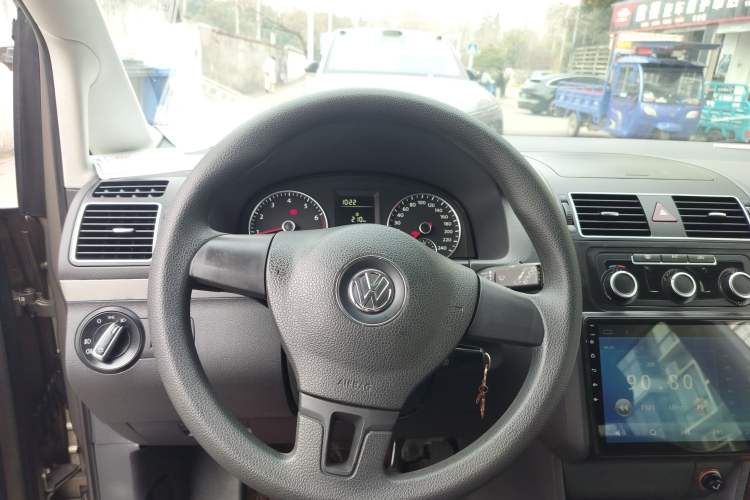 Used Volkswagen Touran 2015 1.4T Manual Comfort Edition 5-Seater Steering Wheel