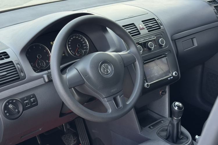 Used Volkswagen Touran 2015 1.4T Manual Fashion Edition 5-Seater Steering Wheel