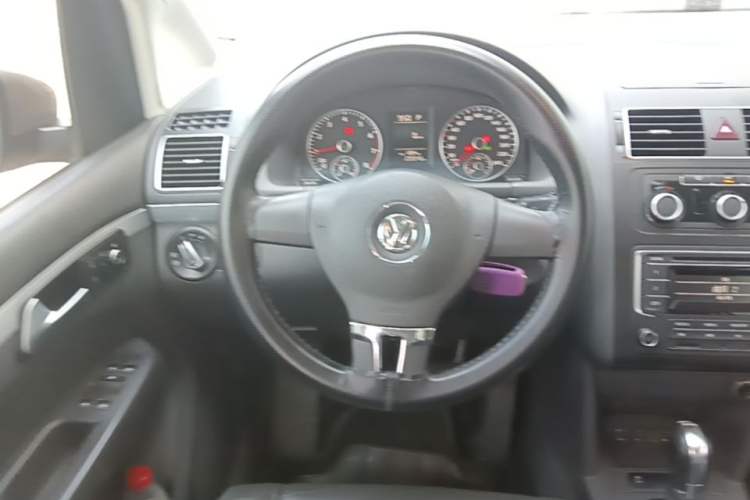 Used Volkswagen Touran 2015 1.4T DSG Comfort Edition 5 Seats Steering Wheel
