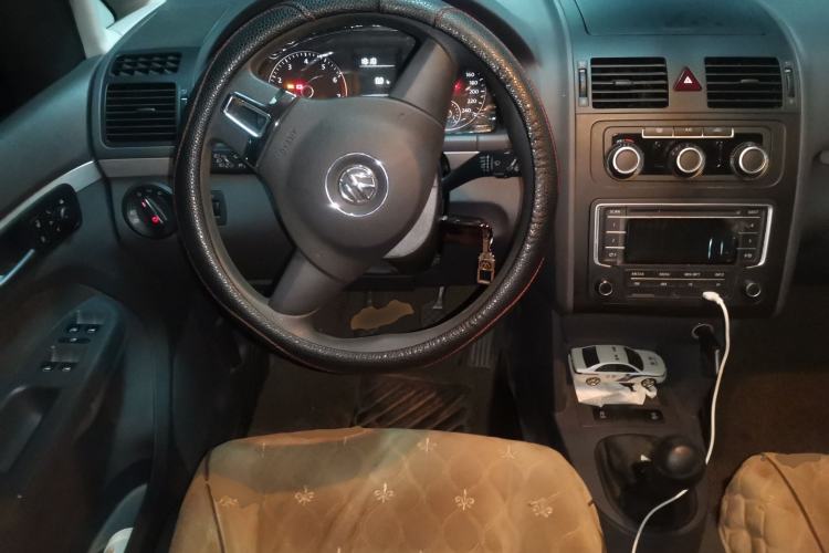 Used Volkswagen Touran 2015 1.4T Manual Fashion Edition 5-Seater Steering Wheel