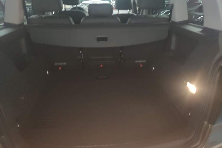 Used Volkswagen Touran 2015 1.4T DSG Comfort Edition 5 Seats Trunk